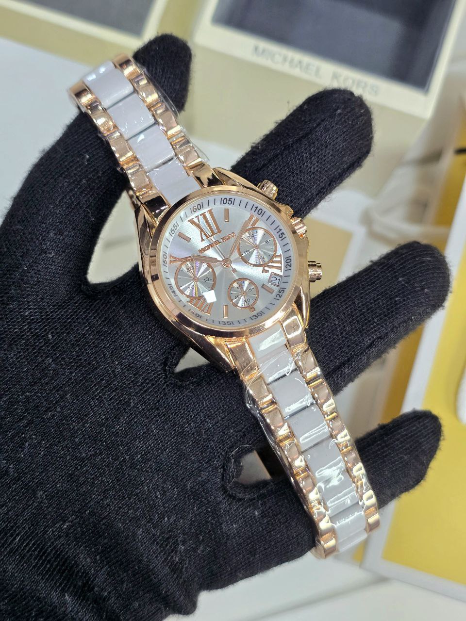 *Perfectly made for outgoing and active ladies, this Michael Kors modern and stylish watch would be a great accessory for you.*