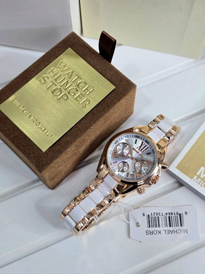 *Perfectly made for outgoing and active ladies, this Michael Kors modern and stylish watch would be a great accessory for you.*