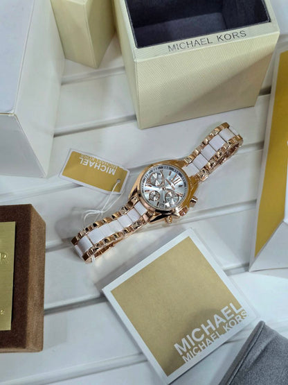 *Perfectly made for outgoing and active ladies, this Michael Kors modern and stylish watch would be a great accessory for you.*