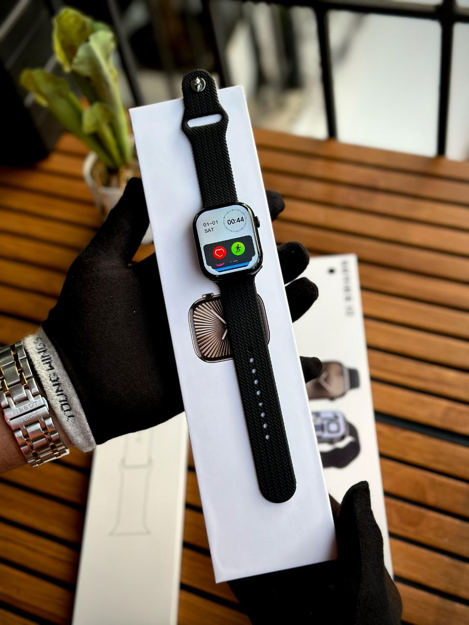 APPLE WATCH SERIES 10 /WITH INFINITY EDGE TO EDGE FULL SCREEN HD DISPLAY