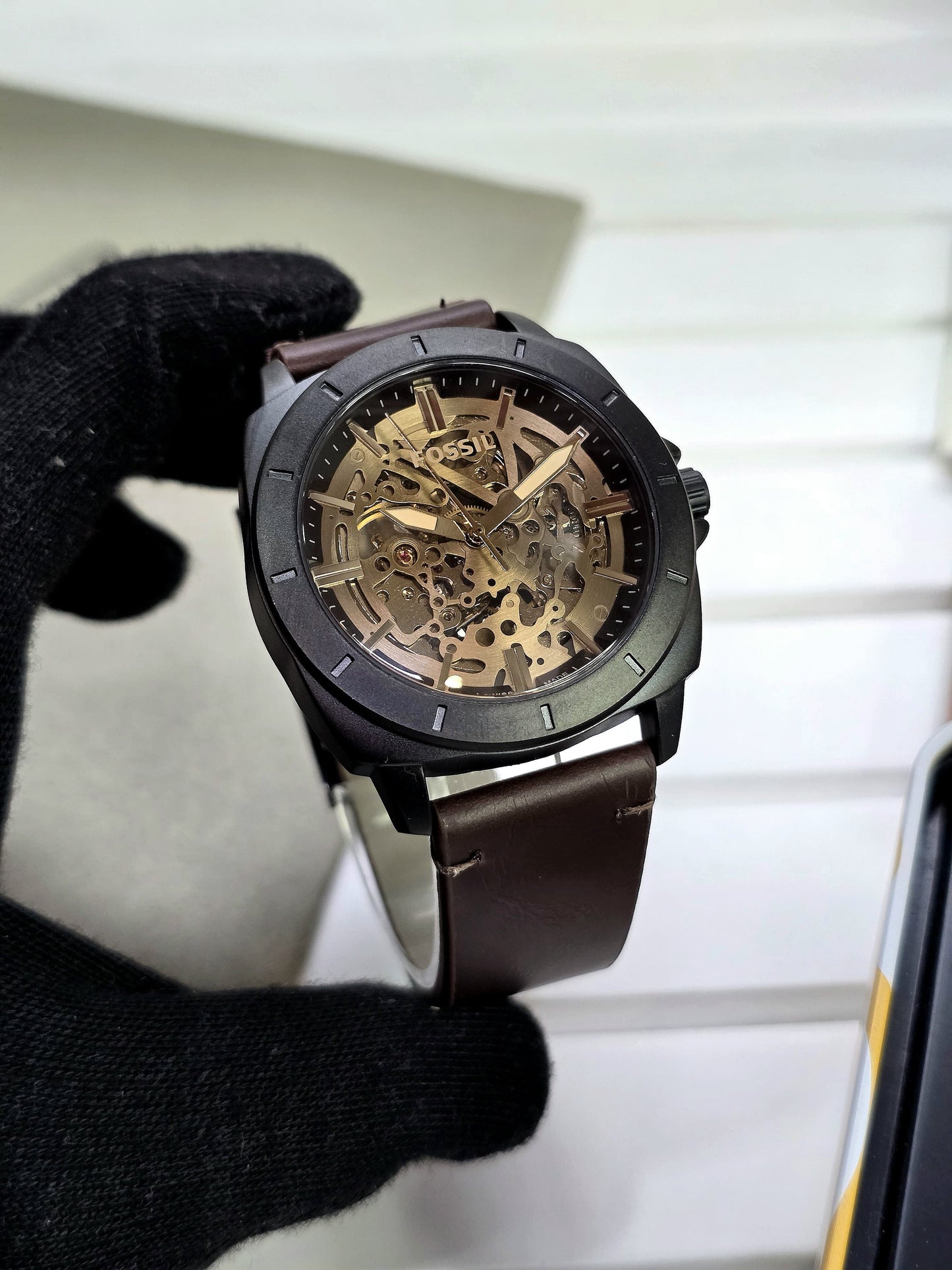 Daring and complex inside and out, our new motion-powered automatic Modern Machine makes an unforgettable impression on your outfit. ✅