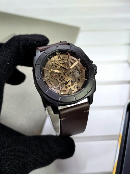 Daring and complex inside and out, our new motion-powered automatic Modern Machine makes an unforgettable impression on your outfit. ✅