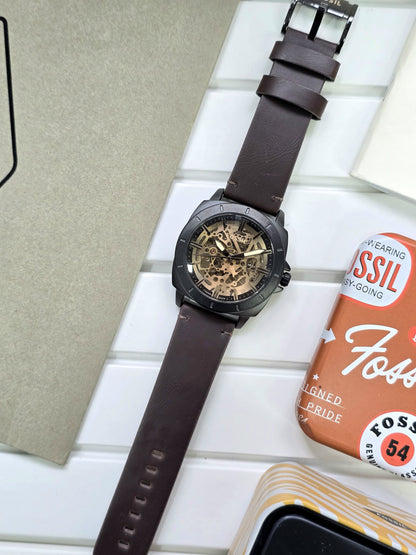 Daring and complex inside and out, our new motion-powered automatic Modern Machine makes an unforgettable impression on your outfit. ✅