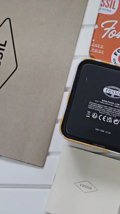 Daring and complex inside and out, our new motion-powered automatic Modern Machine makes an unforgettable impression on your outfit. ✅