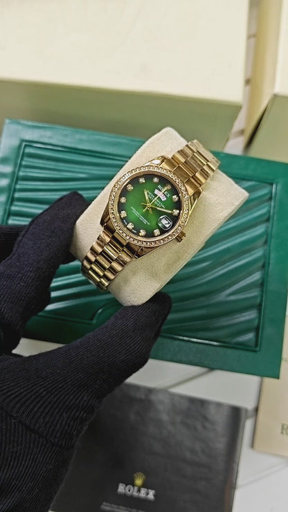 *The exceptional precision, reliability, legibility and presence of this prestigious model has made it the ultimate status watch.* ✅